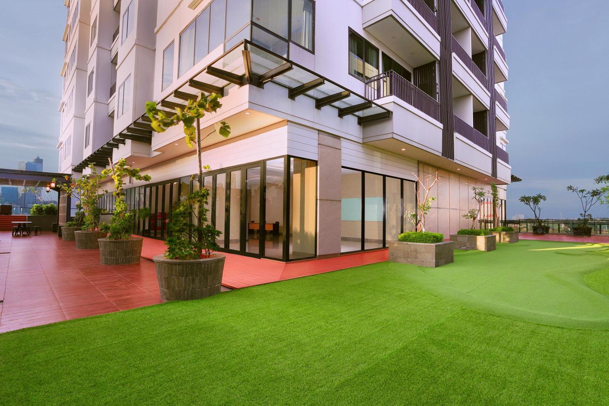 Citadines Gatot Subroto Джакарта Экстерьер фото